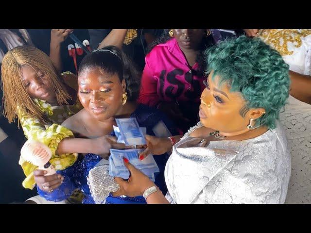 DAYO AMUSA RAINED MONEY ON FERANMI SPIRITUAL EMPIRE CEO AT HER BIRTHDAY PARTY & OFFICE OPENING