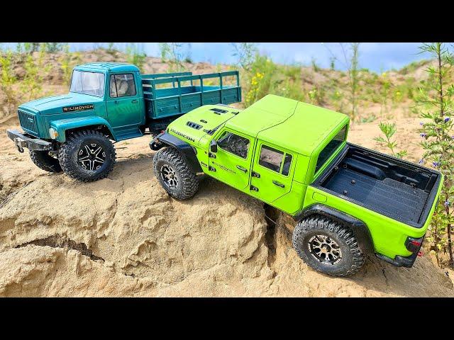 Sands of Fury: RC Jeep Gladiator vs RC GAZ 33088 - High-Octane Off-Road Action!