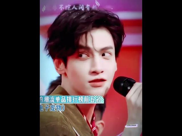 罗云熙的可爱是藏不住的一个动作就把心融化了！| Luo Yunxi’s Cuteness Can’t Be Hidden – One Move, Instant Heart Melt #罗云熙leo