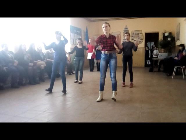 Танець 7 класу на 8 березня