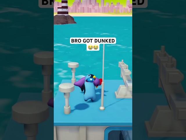 no way he got dunked in gang beasts #gangbeasts #gangbeastsfunnymoments #funny #gangbeastsguy