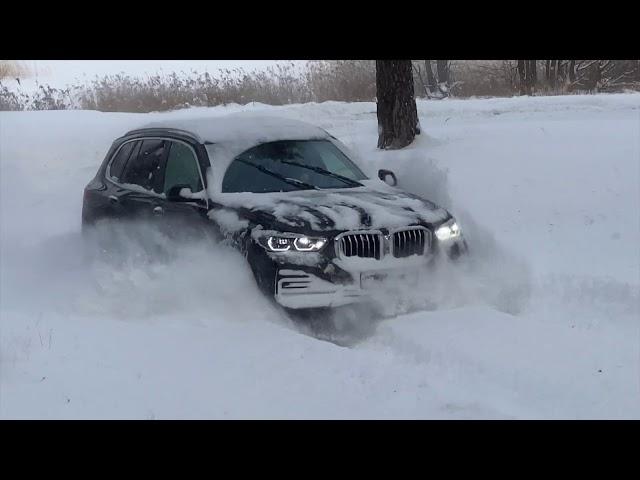 BMW X5 G05 i40 Test Drive in the SNOW