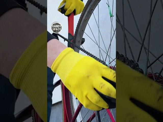 Cyclists You Will Need This, Trick with a Chain and a Cloth! #bike