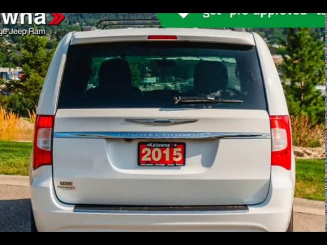 2015 Chrysler Town & Country Touring-L (Kelowna, British Columbia)