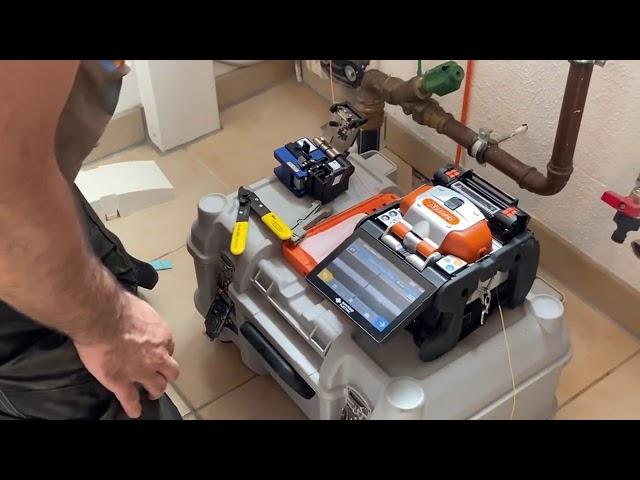 Installation Hausanschluss der Deutschen Glasfaser