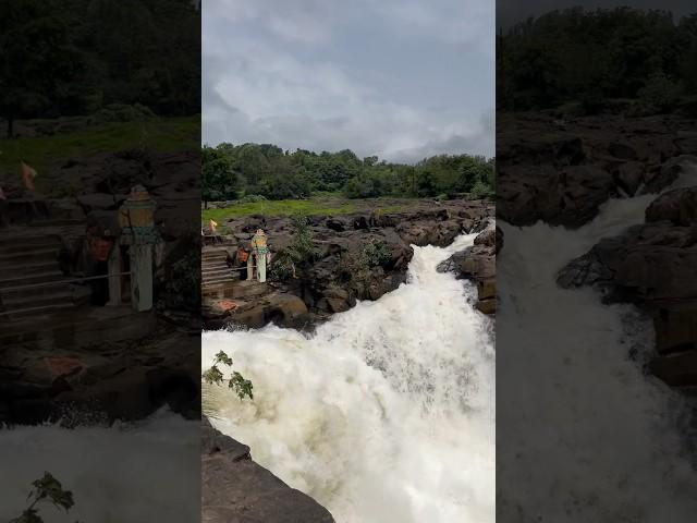 Randha waterfall | Randha waterfall Bhandardara | Bhandardara tourist places #waterfall #mountains