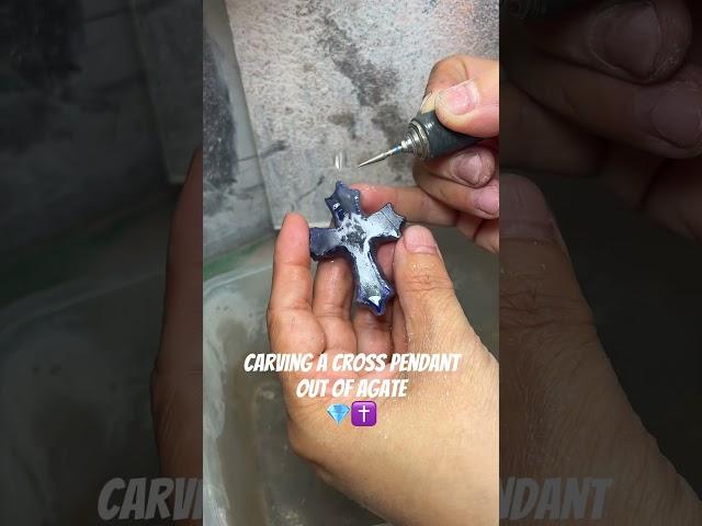 Carving an agate cross #carving #carvingstone #crystal #gemstone #cross #christianity #pendant