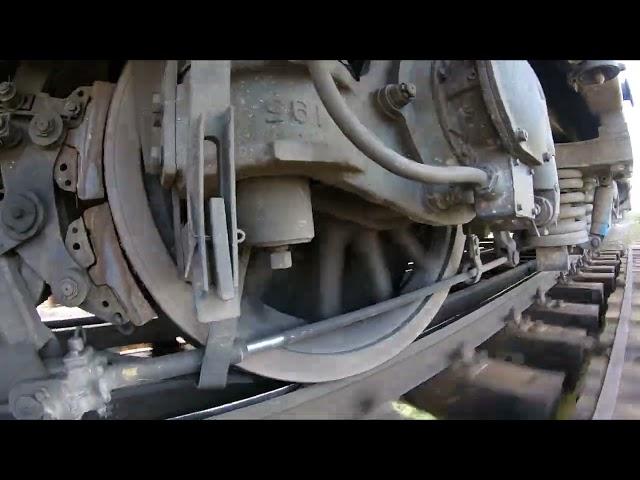 Starting and accelerating very heavy train with one single locomotive - loud gearbox sound