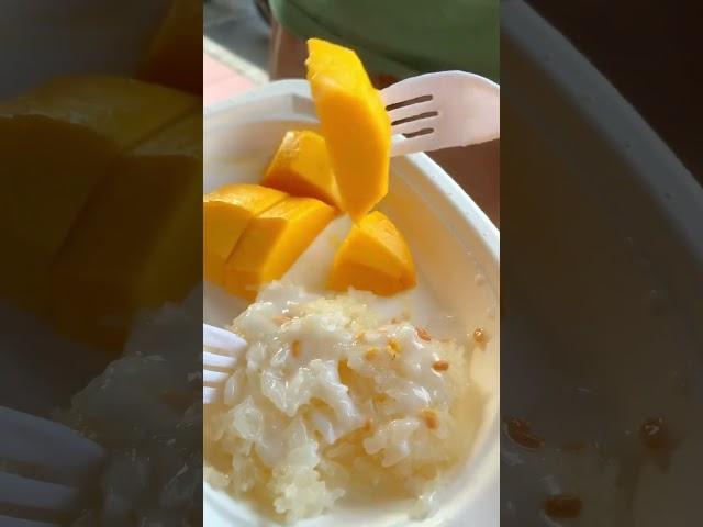 必吃的泰国甜品-KOR PANICH’s芒果糯米饭  (khao niao ma muang) Michelin Bib Gourmand - Kor Panich Mango Sticky Rice