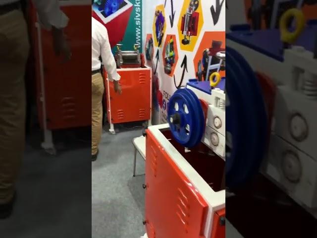 Plastic dana making machine