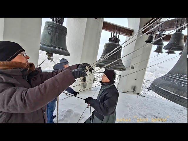 Колокольный звон в Вологодском Кремле. Bell ringing in St. Sophia Cathedral, Vologda Kremlin