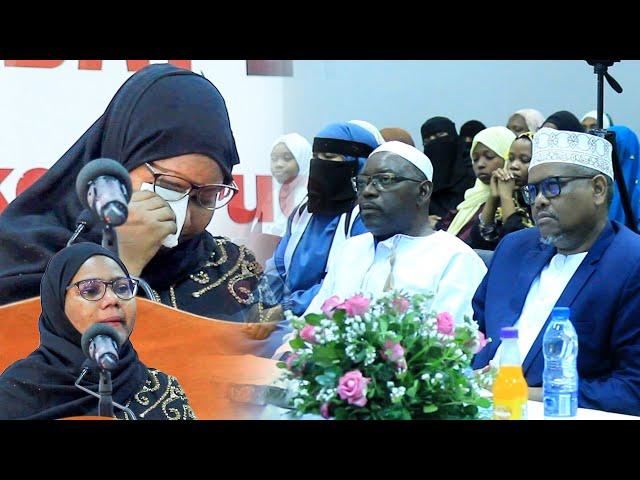 Madam Salha Mkurugenzi Wa Ladies In Islam Ashindwa Kujizuia Aangua Kilio Mbele Ya Masheikh "