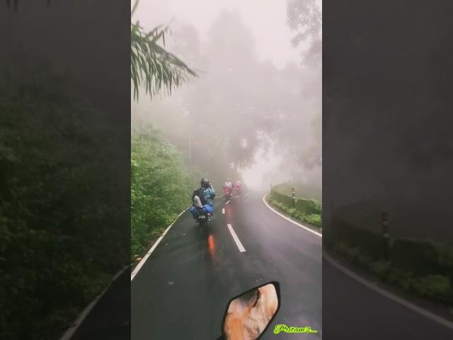 Travel Through Fog || Darjeeling Trip || Bike Ride || Monsoon Wala Hill Scenes ||