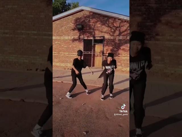 #amapiano #amapianodancechallenge #dancemoves #dance #shorts #short #viral