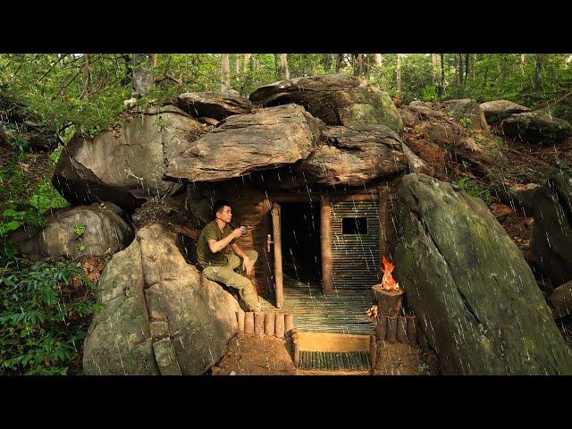 Build an Underground Bushcraft Cave For Survival in The Rain Forest, Catch and Cook