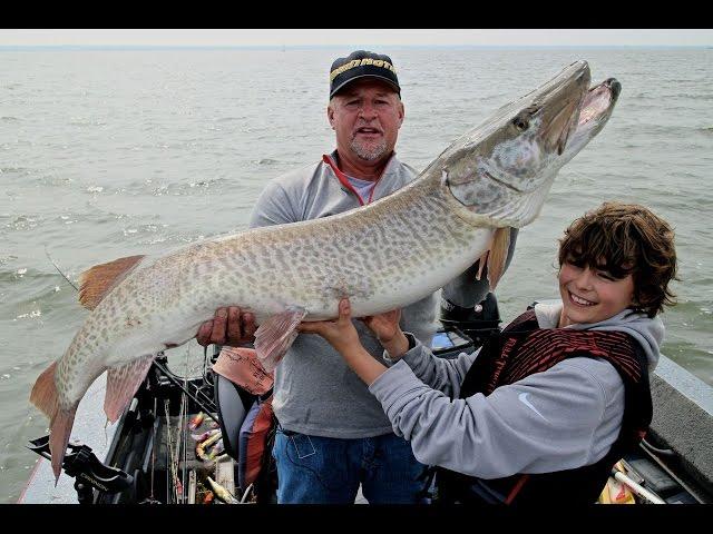 GIANT 54.5" Musky on Green Bay!!!