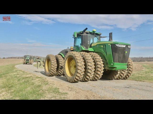 Big JOHN DEERE Tractors on the Move in Fall Tillage