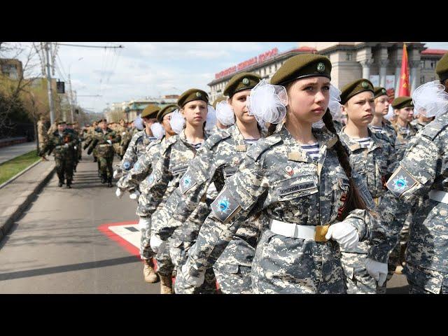 Himno de Yunarmia - Servir a Rusia | Música militar rusa