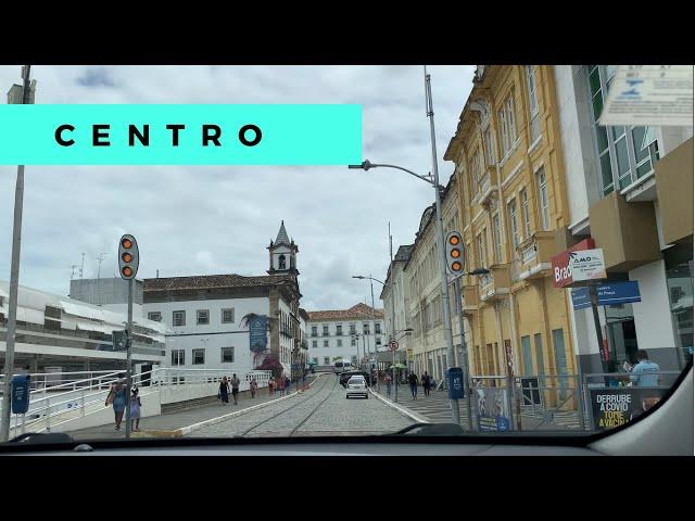 Dirigindo no centro de Salvador até próximo ao Pelourinho