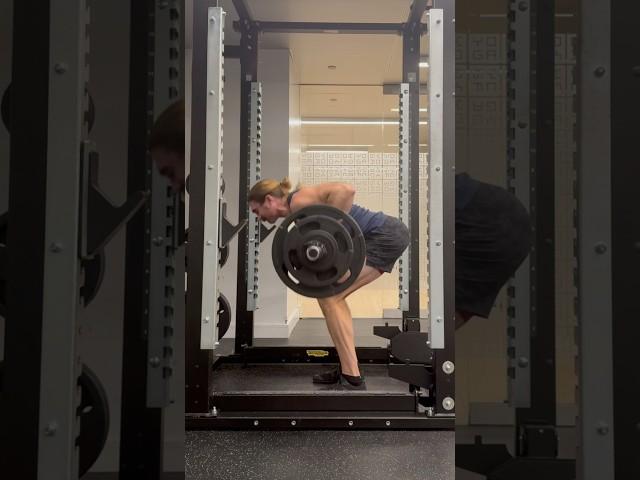 Barbell row. 290 lb x 5. #gym #weightlifting #bodybuilding #workout #health #fitness