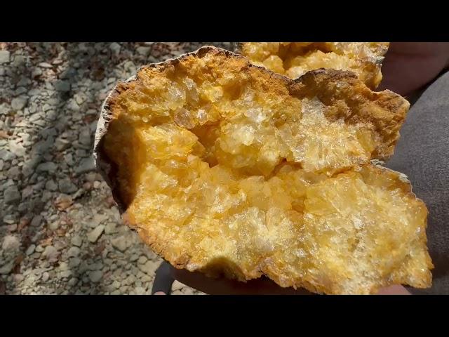 How to find a geode! A hunt with subscriber Maria! #teamrockit #thefinders #geodes e