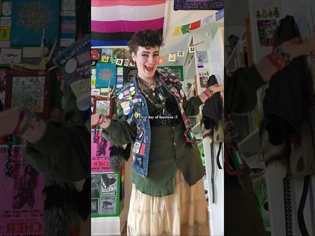 IT'S MY BIRTHDAYY ‼️⭐ #birthday #queer #safeplace #fyp #strangehuman #weirdo #alterhuman #goth#punk