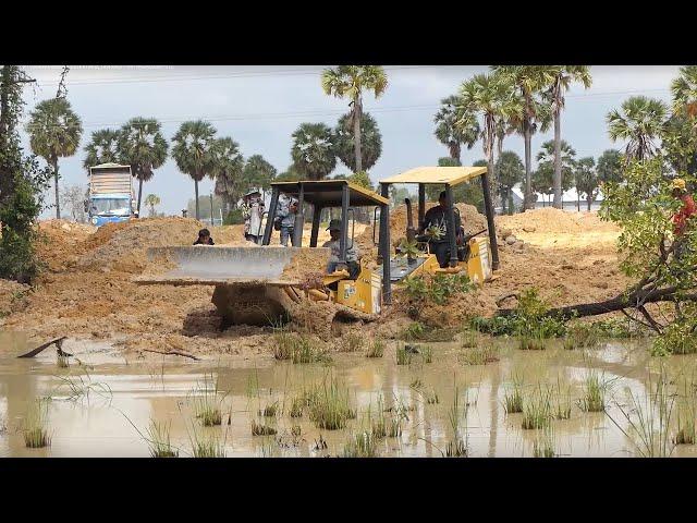 Tow Brother Operator Bulldozer Stuck In Mud, God Help From Wheeloader!!!xxx