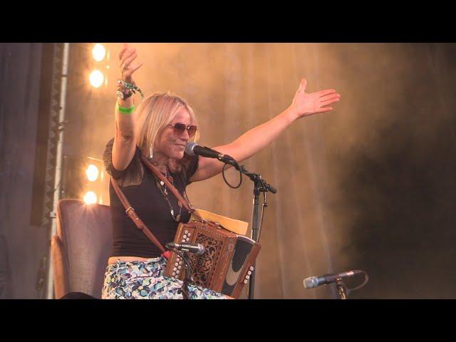 The Galway Girl & Music For A Found Harmonium - Sharon Shannon Trio Cropredy 2022