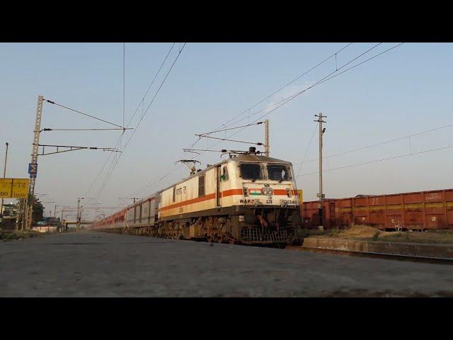 High Speed Purushottam Superfast Blasts At 130Kmph