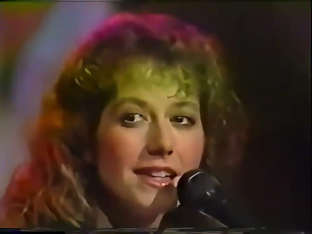 Amy Grant - Angels And Father's Eyes - Live - (1984) - On Hee Haw - (2K Full HD)