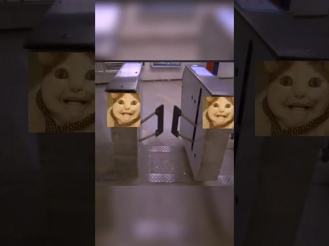 Главный страх детства #метро #metro #турникеты #славянскийзажимяйцами