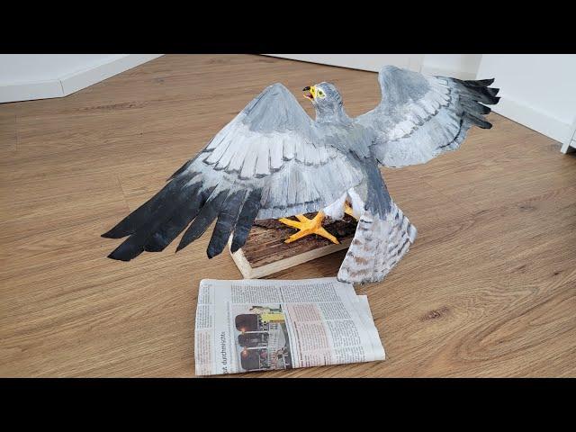 Raubvogel basteln aus Zeitung/ Making a bird of Prey out of newspaper