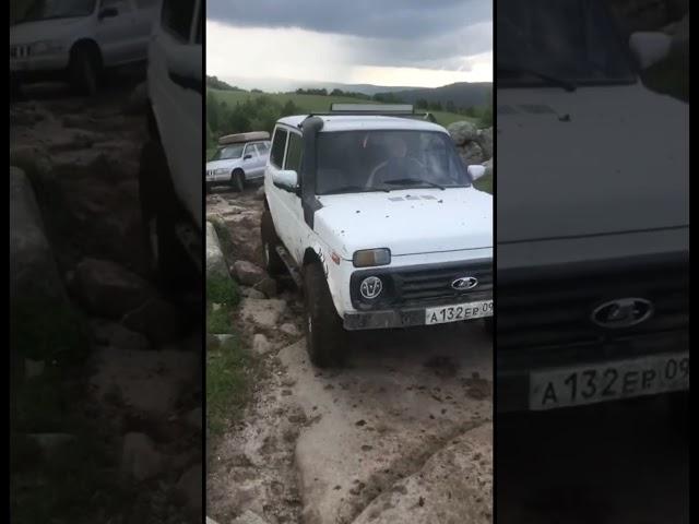 НИВАжно где дорога #4х4 #automobile #offroad #нива #горы #кчр #mountains #покатушки #природа #шнива