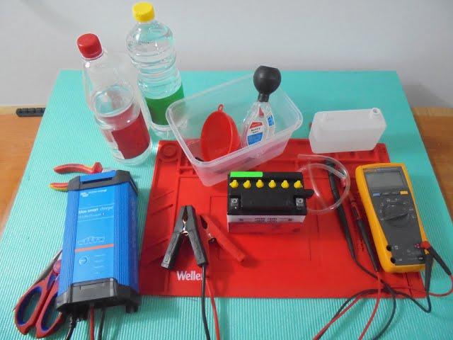 Încărcarea unui acumulator Pb-Acid, acumulator NOU cu plăcile uscate și fără electrolit în monobloc