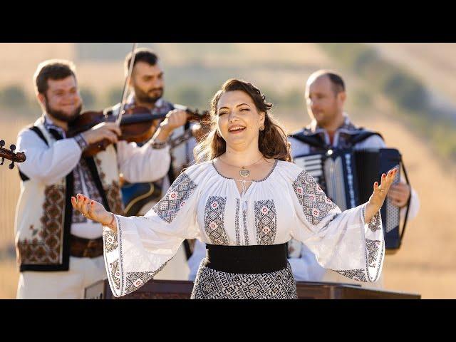 Laura Olteanu & Orchestra Fraților Advahov - Am fată și băiat mândru