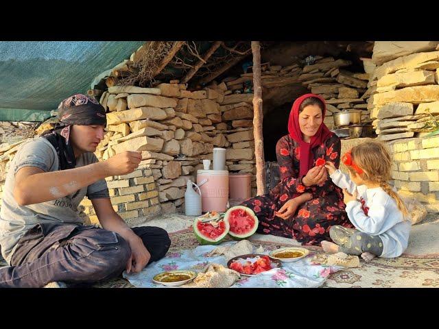 Nomadic life in the heart of the mountain: continuing to build a nomadic house