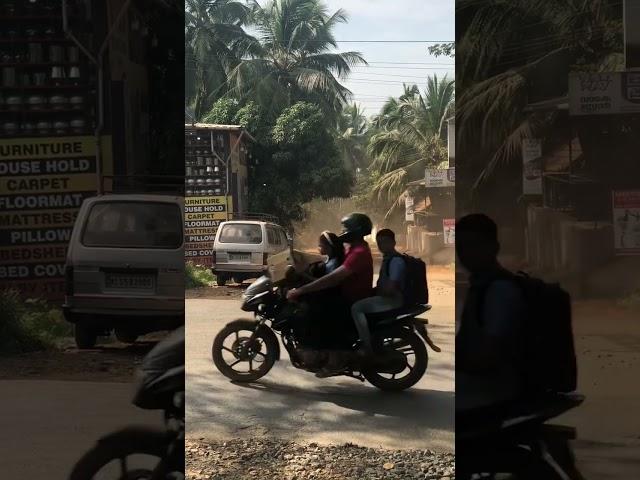 മണലായ Road ന്റെ  ദുരിദാവസ്ത്ത ....