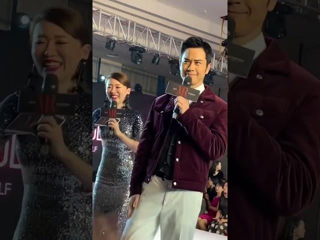 #郑嘉颖 反派专业户，出道30年出演了很多经典，饰演的江玉郎让人恨的牙痒痒，在事业上取得不俗的成就，娶小22岁的港姐多年恩爱甜蜜