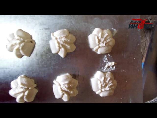 Jigging of cookies of different shapes through brass nozzles on MB-800