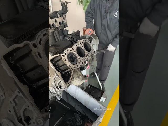 Benz Diesel  Engine OM642 Disassembly