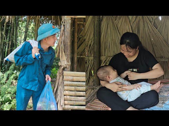 A kind police officer did not hesitate to silently help a single mother. /lytieuhuyen99