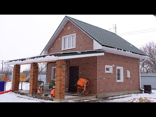 A thin man BUILT A HOUSE and made an AMAZING decoration of the MANSARD floor with his own hands