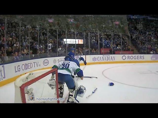 Troy Stecher vs Matt Martin Nov 5, 2016