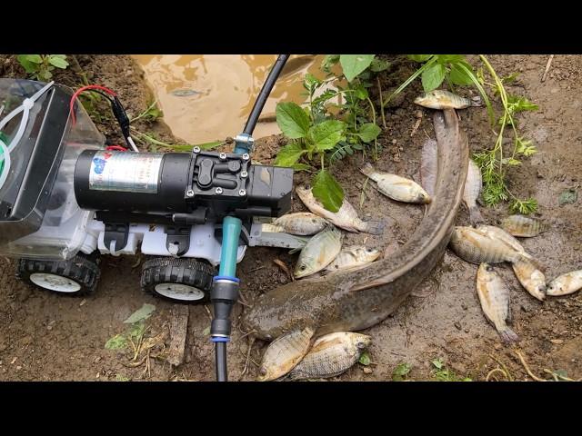 Part 1 Catch fish with mini water pump. Catch super big fish. @Catchfishwithminipump