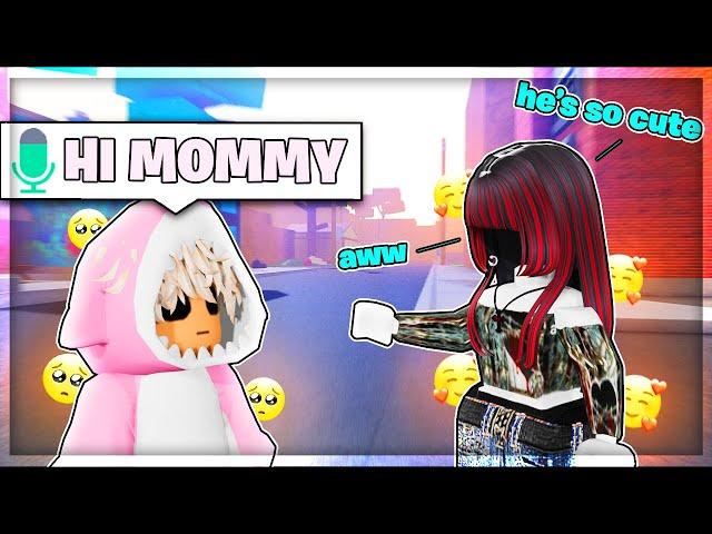 I Became The CUTEST BABY In Da Hood Voice Chat... 