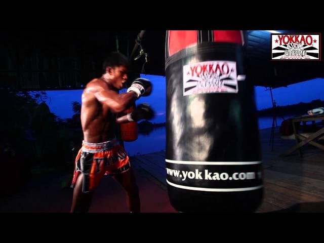 Buakaw Banchamek Muay Thai Training at night @yokkaoboxing