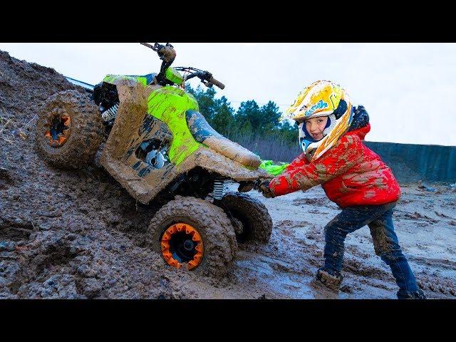 ATV- ВЕЗДЕХОД...Tisha ride on children's ATV and stuck in the ground