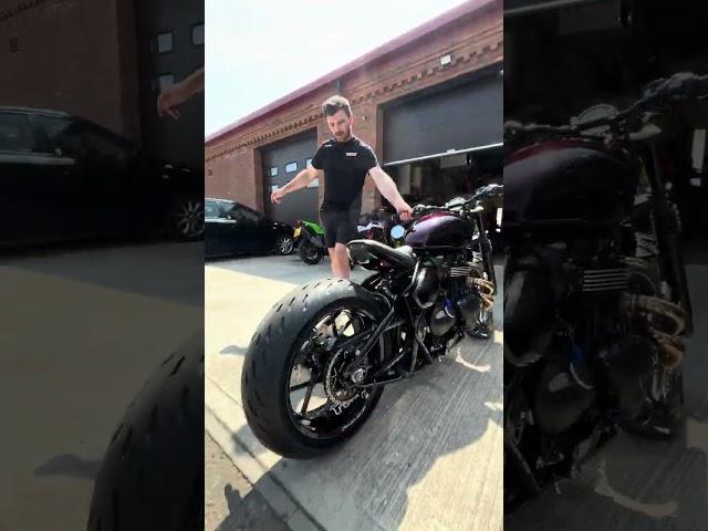 2025 Carbon Stealth Wide Wheel Bobber
