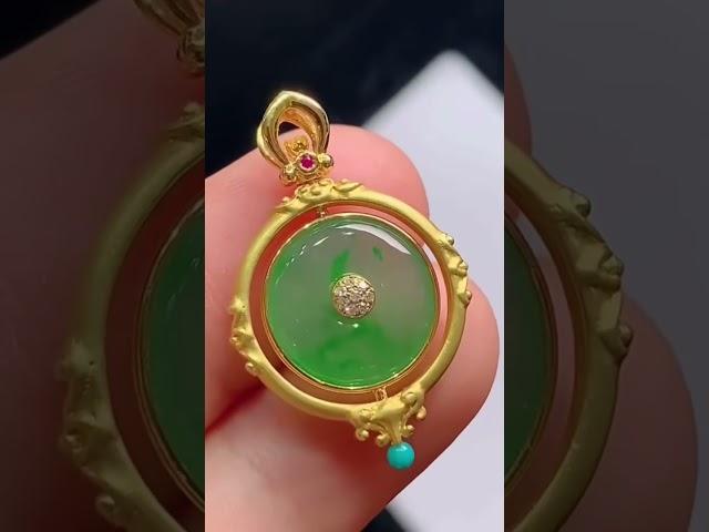 #玉君喜翡翠艺术馆 带您欣赏高端翡翠珠宝 ，品鉴稀有美玉的视觉盛宴。后台微信/Line id：yjx6836 #缅甸翡翠#收藏品#翡翠文化#jade#live#shorts#jadeite #翡翠直播