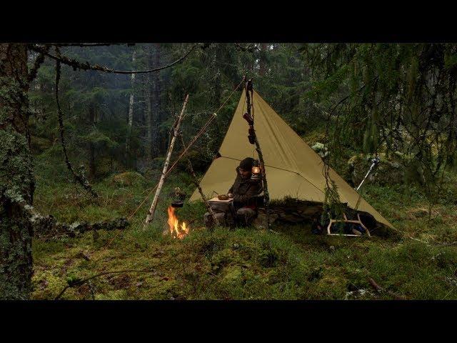 Overnight In Cold Rain Weather - Solo Bushcraft Wild Camp, Pot Hanger, Campfire Cooking, Tarp